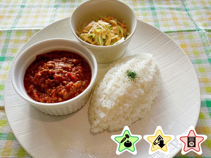 トマトキーマカレーの写真を掲載しています。