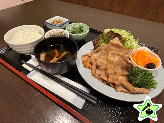 生姜焼き定食の写真を掲載しています。