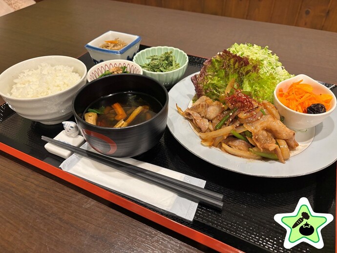 焼肉定食の写真を掲載しています。
