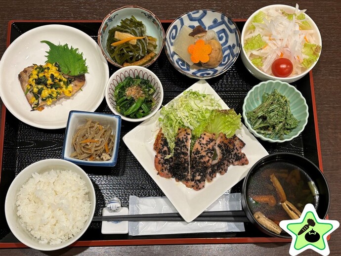 わんぱくあっちゃん定食の写真を掲載しています。