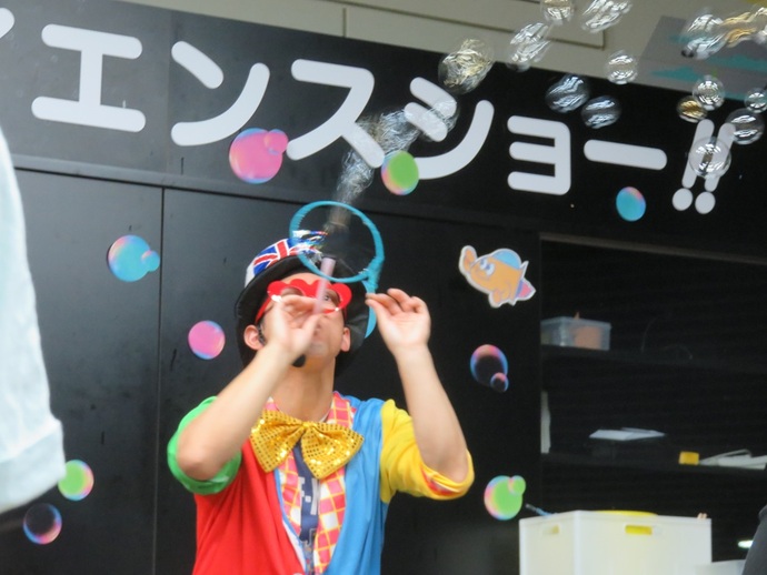 サイエンスショー「シャボン玉であそびまショー！」の写真