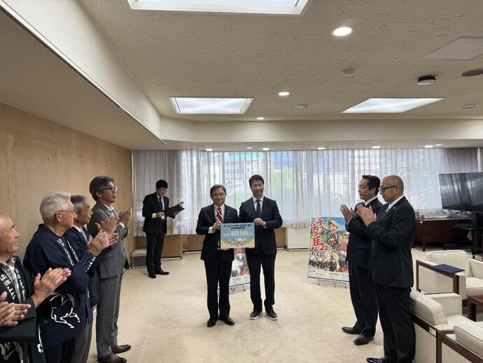 チャグチャグ馬コ保存会寄附金受領式