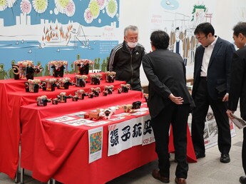 高田郷土伝統張子玩具俵牛「くびふりべーご」伝承の会